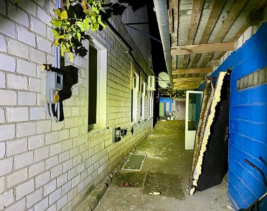 Росіяни вісім разів обстріляли Нікопольський район: в ОВА розповіли про наслідки